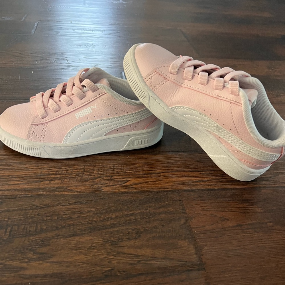 Girls Puma sneakers size 11 (littles)